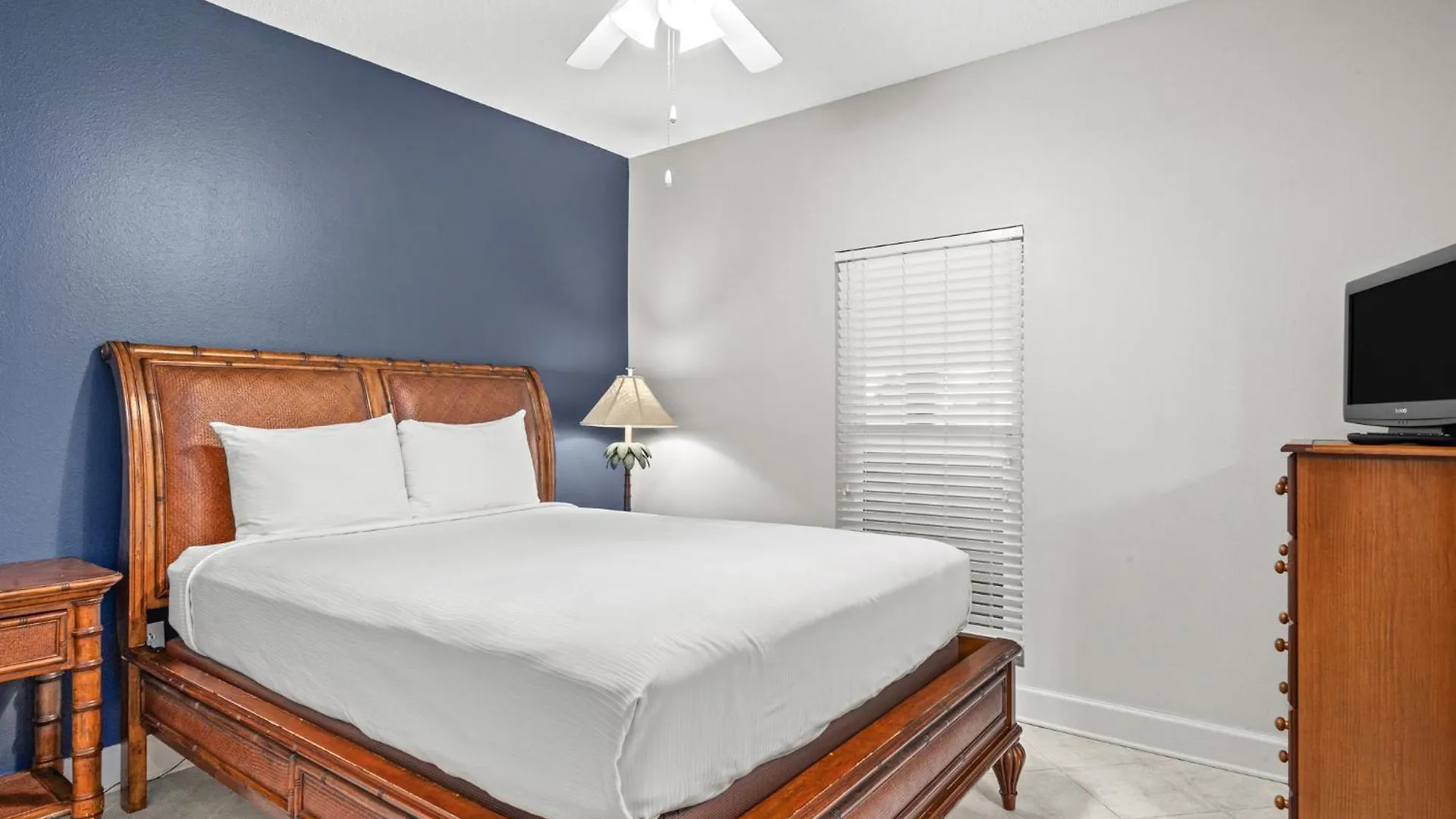 Official Majestic Beach Resort - Over 60 Units - All Ocean Front, Panama City Beach, Fl 4*,  미국