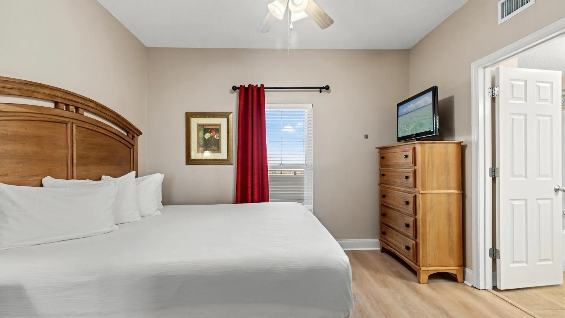Official Majestic Beach Resort - Over 60 Units - All Ocean Front, Panama City Beach, Fl 4*,  미국