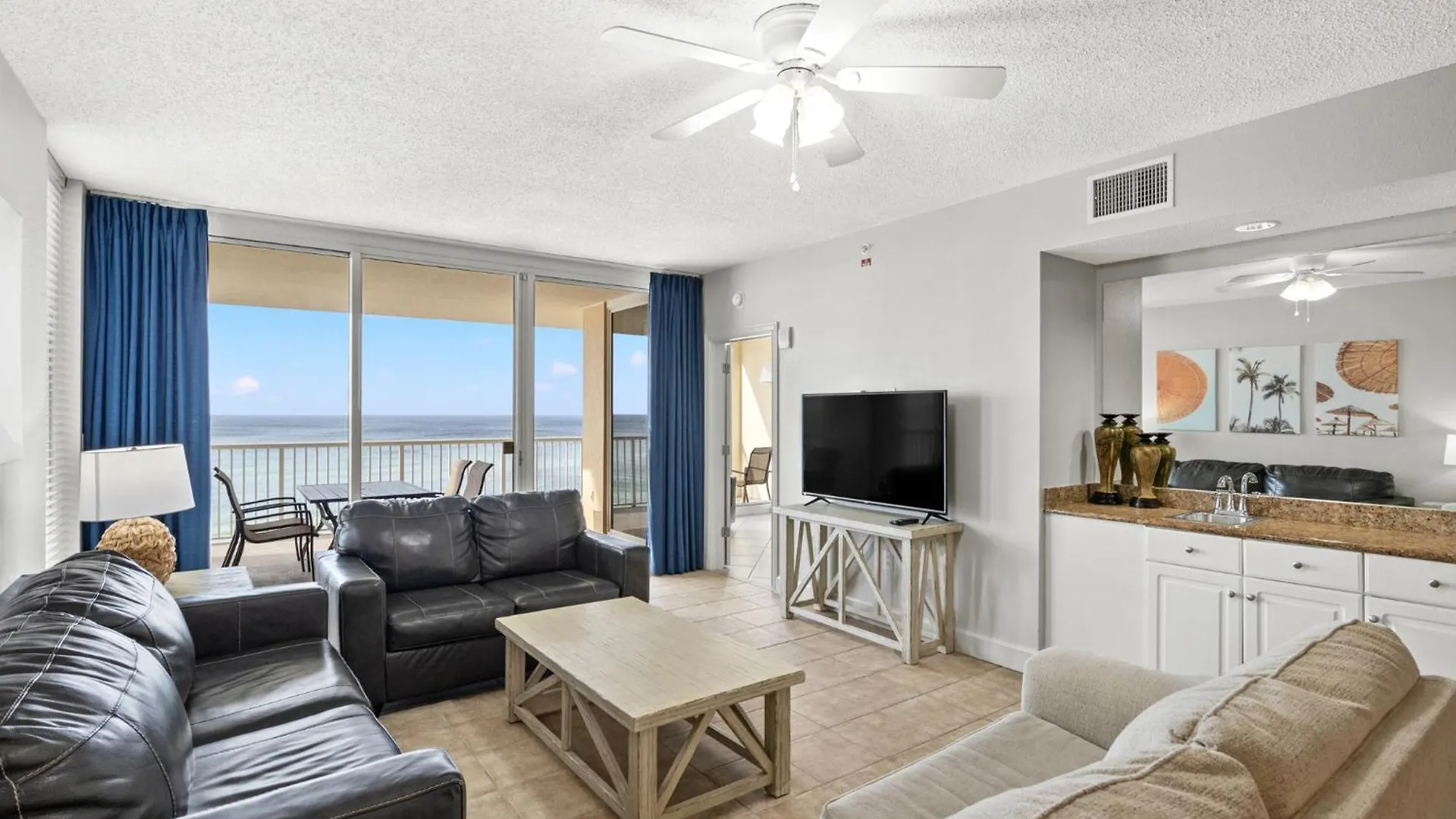 ****  Official Majestic Beach Resort - Over 60 Units - All Ocean Front, Panama City Beach, Fl 미국