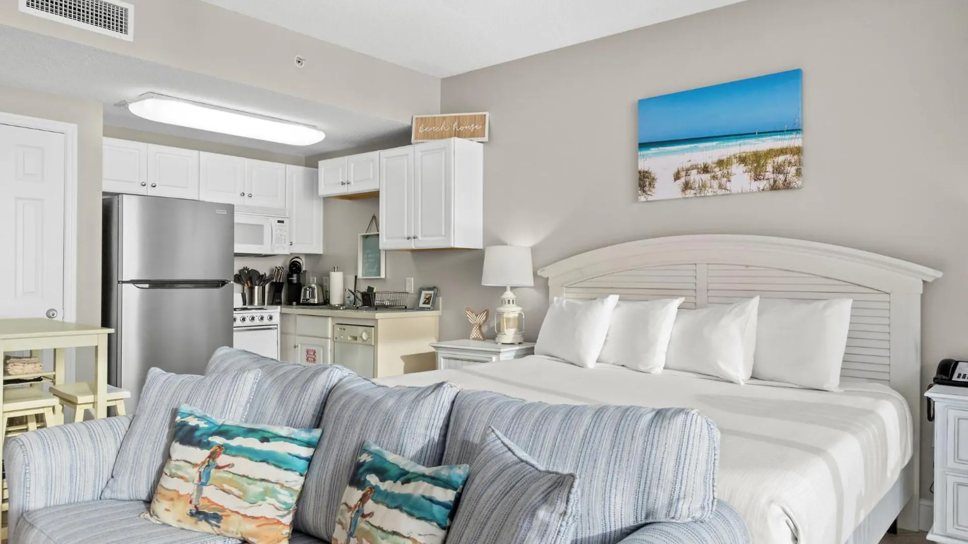 Official Majestic Beach Resort - Over 60 Units - All Ocean Front, Panama City Beach, Fl