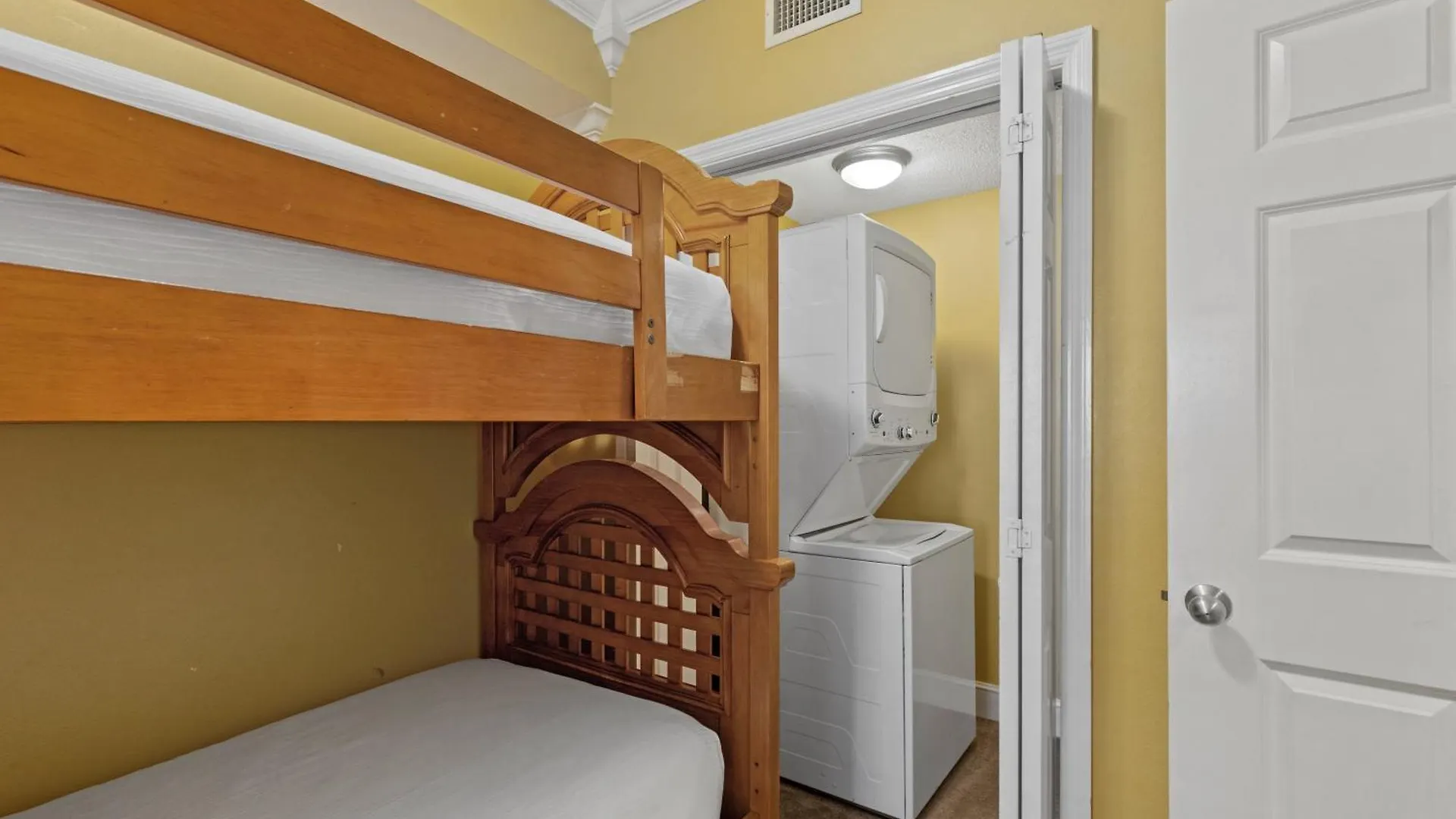 Official Majestic Beach Resort - Over 60 Units - All Ocean Front, Panama City Beach, Fl United States