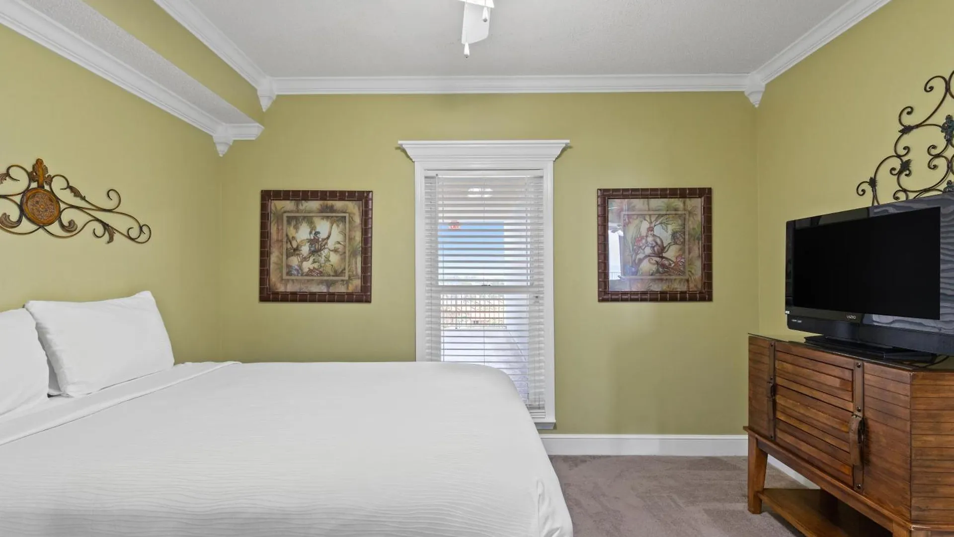 Official Majestic Beach Resort - Over 60 Units - All Ocean Front, Panama City Beach, Fl